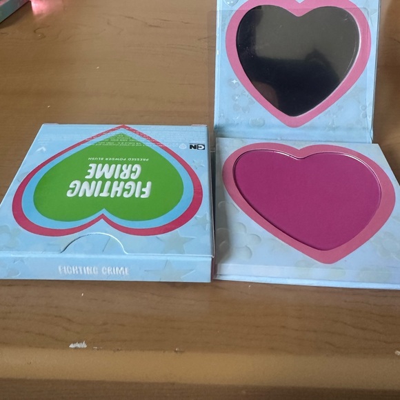 ColourpopXpowerpuff girl fighting crime blush - Picture 2 of 2